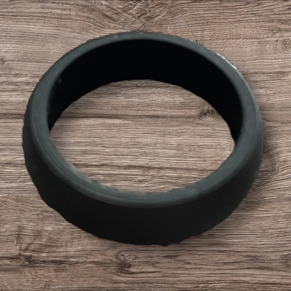 NEW 7-Count Assorted Lightweight Silicone Everyday Rings (Multiple Sizes)